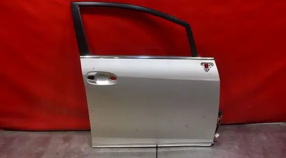 Toyota Corolla Verso E110 Front door