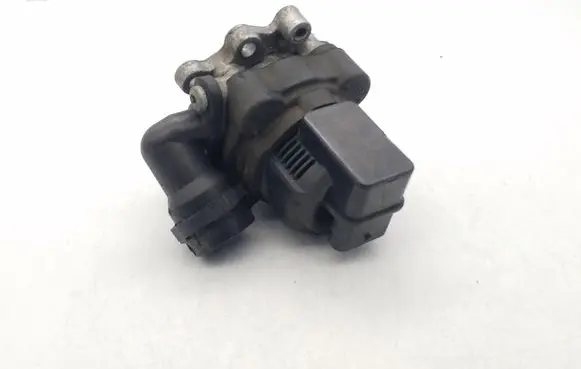 Volkswagen Jetta VI EGR valve 06K131097M