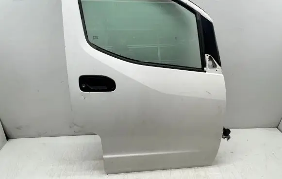Nissan NV200 Front door