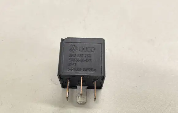Audi A5 8T 8F Other relay 8K0951253