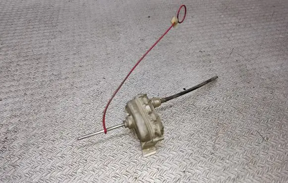 Audi A8 S8 D2 4D Fuel tank cap lock motor 4D0862153A