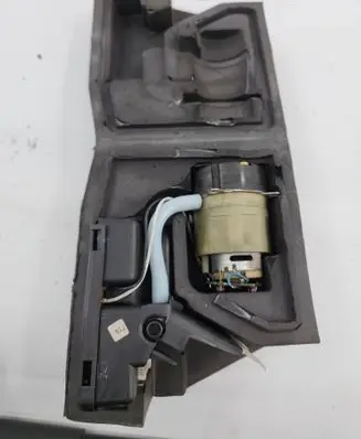 Mercedes-Benz A W168 Central locking vacuum pump 1688000348 00782602