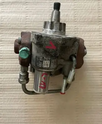 Toyota Avensis T250 Fuel injection high pressure pump 22100-0G010