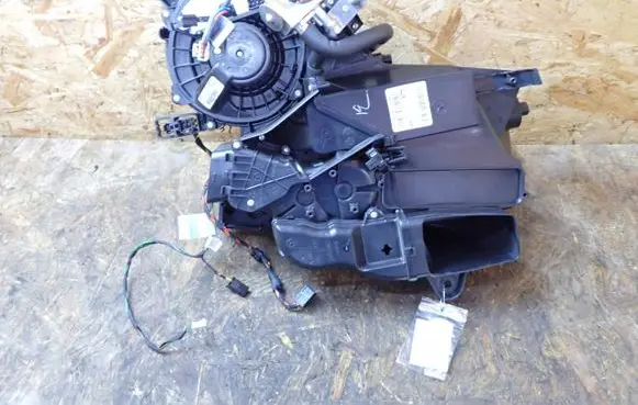 Mercedes-Benz GL X166 Interior heater climate box assembly A1668301660