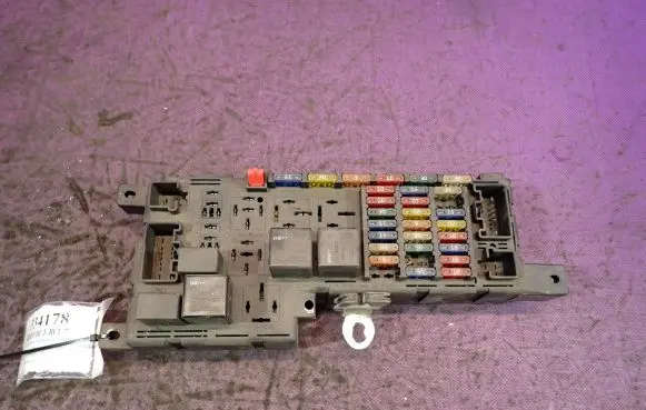 Volvo S80 Fuse box set 518788104