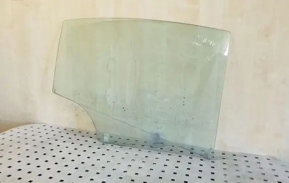 Mazda 3 I Rear door window glass