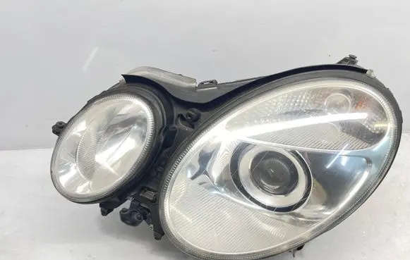 Mercedes-Benz E W211 Headlight/headlamp 15435901 5DV008290