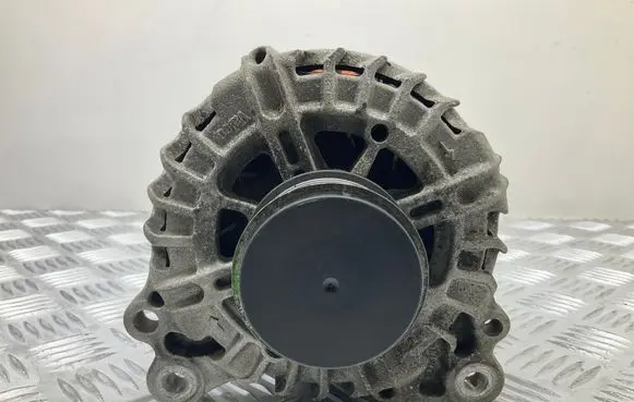 Volkswagen Tiguan Generator/alternator 03L903024M