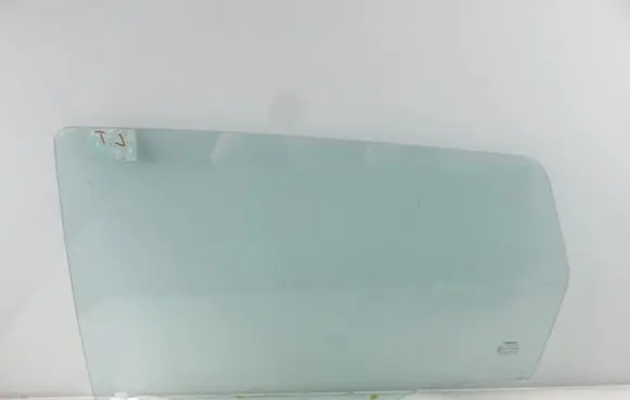 Nissan Qashqai Rear door window glass 