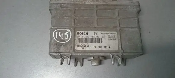 Volkswagen Golf III Engine control unit/module 1H0907311P 0261203707 0261203708