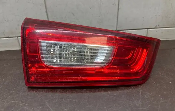Mitsubishi ASX Tailgate rear/tail lights P9373