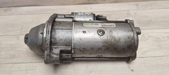 Volkswagen PASSAT B5.5 Starter motor 068911024E D7R33 0305010315