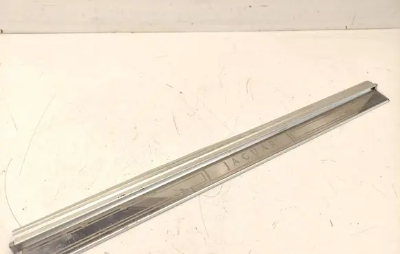 Jaguar XJ X300 Side skirt front trim PUM54791