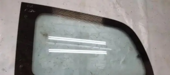 KIA Carnival Rear side window