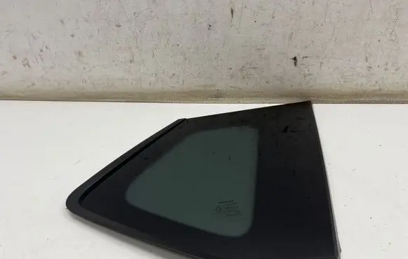 Nissan X-Trail T33 Rear side window