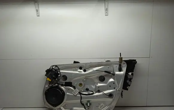 Mercedes-Benz C W204 Front door window regulator with motor 963758102 981698101 A204P601634