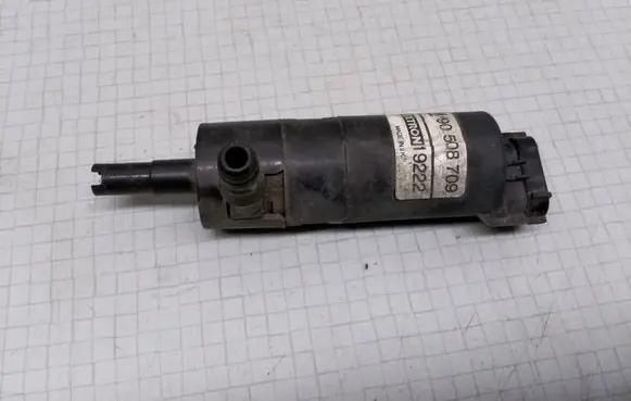 Opel Vectra C Headlight washer pump 90508709