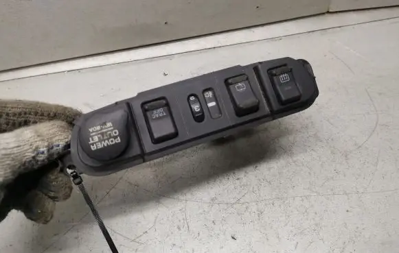 Chrysler PT Cruiser A set of switches 