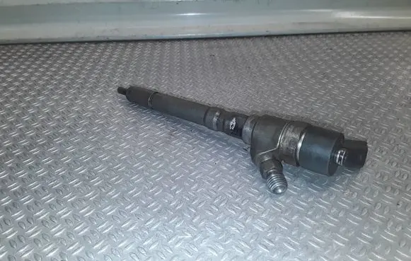 Fuel injector