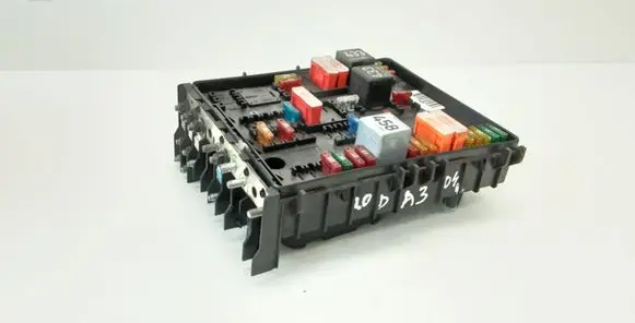 Audi A3 S3 A3 Sportback 8P Fuse module 1K0937124H