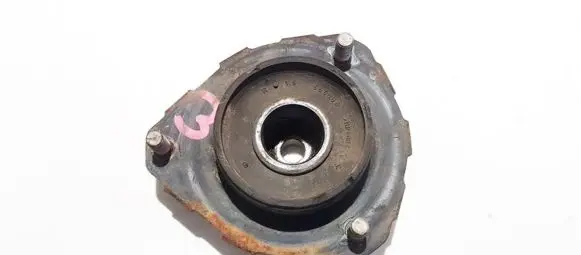 Toyota Avensis T220 Coil spring mount 585066