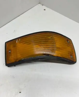 BMW 5 E28 Front bumper turn signal 3371217