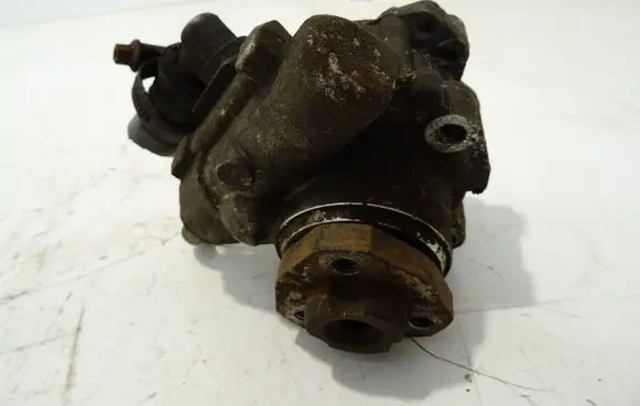 Volkswagen II LT Power steering pump 