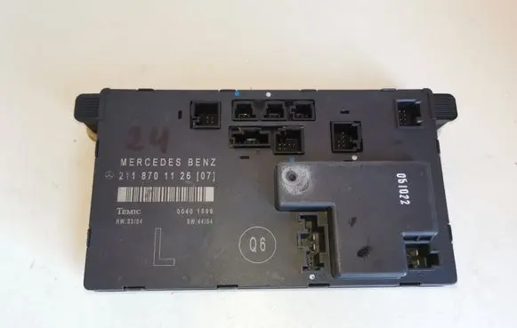 Mercedes-Benz E W211 Door control unit/module 2118701126