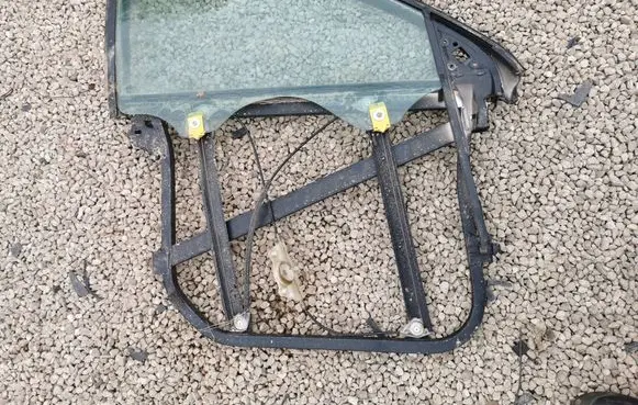 Volkswagen Touareg I Front door electric window regulator 7L0837354 90773
