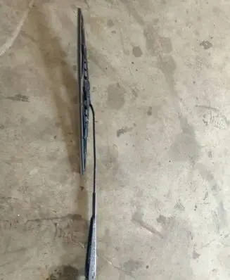 Renault Clio II Front wiper blade arm 8200071213