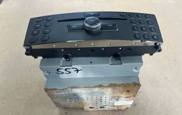 Mercedes-Benz C W204 Radio/GPS head unit trim A2049069901 A2049061800