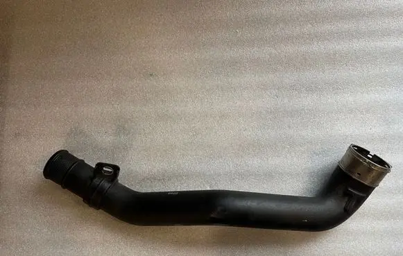 Jeep Grand Cherokee Intercooler pipe mounting bracket 68292138AA
