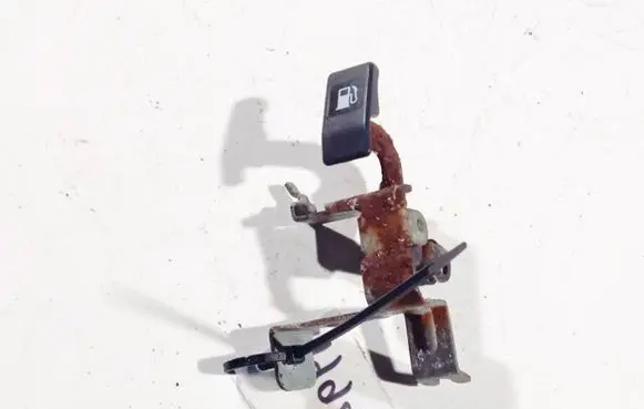 Subaru Forester SH Fuel tank opening switch 