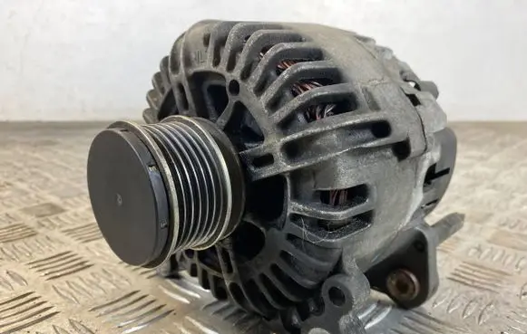 Volkswagen Caddy Generator/alternator 06F903023C 108196705 2542695G