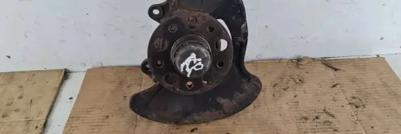 Mercedes-Benz C W203 Front wheel hub spindle knuckle 20901