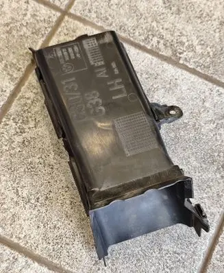 BMW 5 G30 G31 G38 Air intake duct part 7383851 51747383851