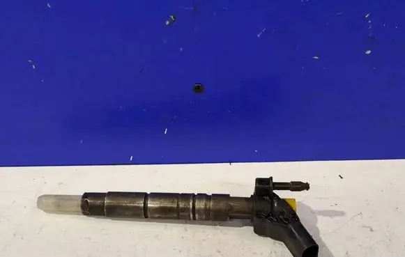 Mercedes-Benz E W212 Fuel injector A6420701187