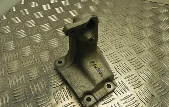BMW 4 F32 F33 Engine mounting bracket 6788612 VD2771