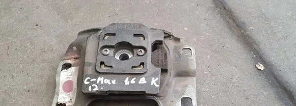 Ford C-MAX II Engine mount bracket V617M121