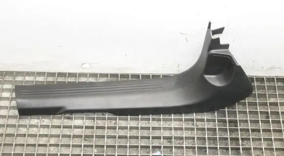 Volvo XC40 Front sill trim cover 32216837