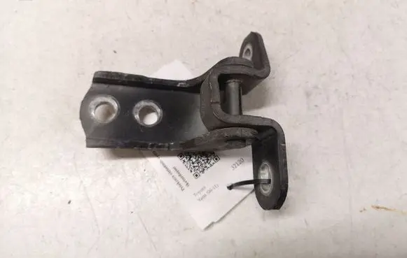 Toyota Yaris Front door upper hinge