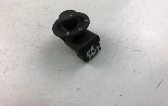 Renault Master III Wing mirror switch 8200002442B