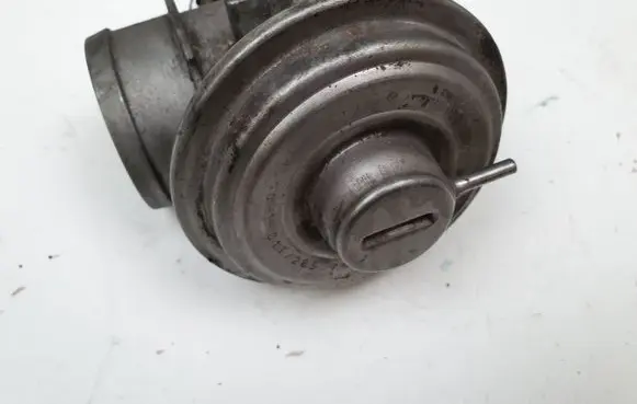 BMW 5 E39 EGR valve 7785452 72826400