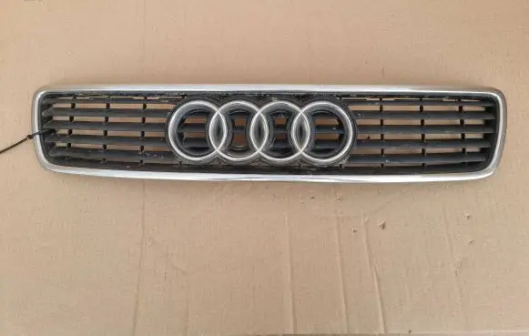 Audi A4 S4 B5 8D Front grill 8D0853651J