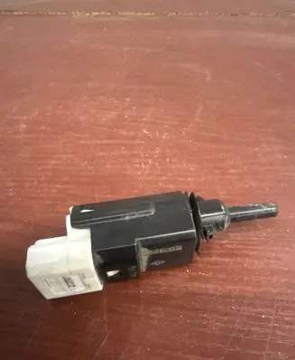 Renault Master III Brake pedal sensor switch 253205115r