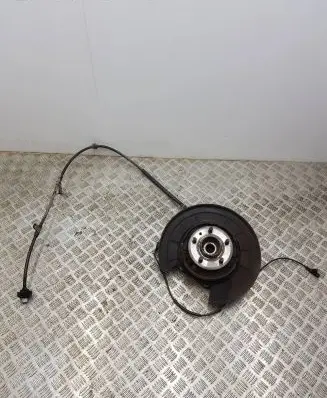 Land Rover Discovery 4 - LR4 Rear wheel hub