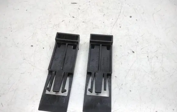 BMW 5 E60 E61 Radiator mount bracket 7788324
