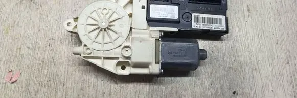 Renault Laguna III Front door electric window regulator 807300001R 978411101 978934015