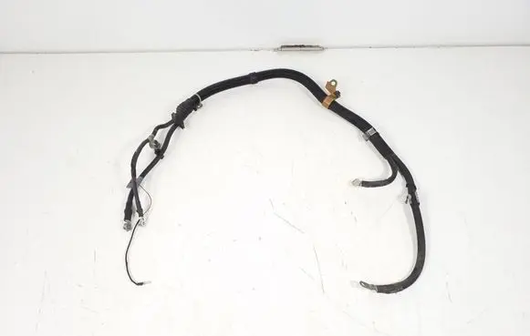 Mercedes-Benz S W221 Positive cable (battery) A2215403335