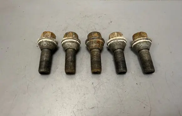 Nuts/bolts